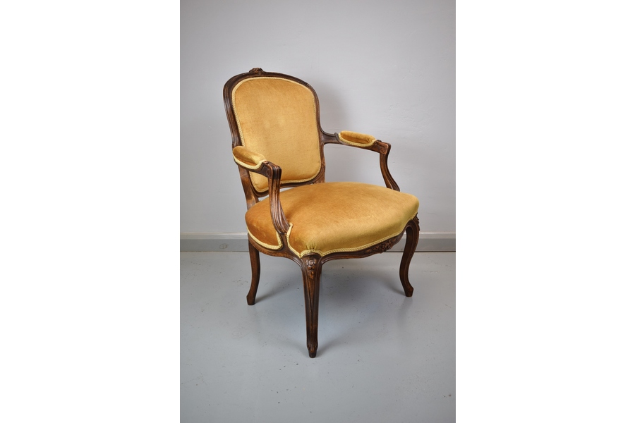 900x600 Antique Style French Walnut Lounge Drawing Room Armchair Gold