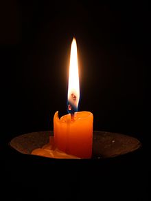 220x292 Candle