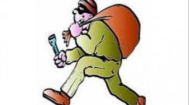 800x448 bank cashier arrested for looting rs from atm for two years