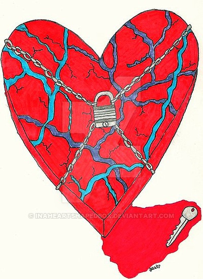 400x550 chained heart shaped box