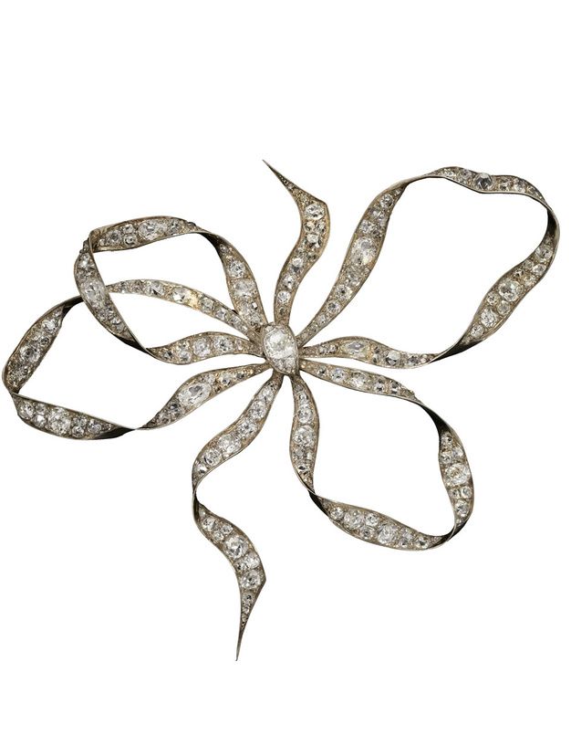 626x828 Gold Topped Silver And Diamond Bow Devant De Corsage