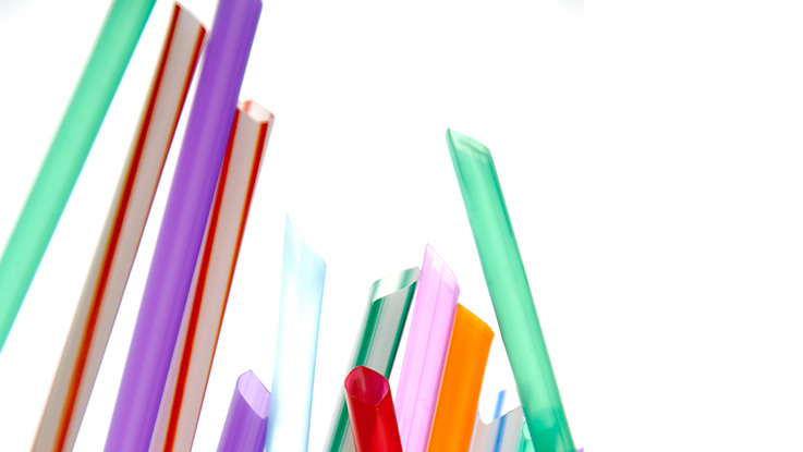 737x415 packaging and straws