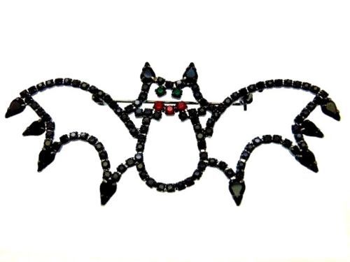 500x375 Vtg Flying Bat Pin Halloween Rhinestone Crystal Dracula Vampire