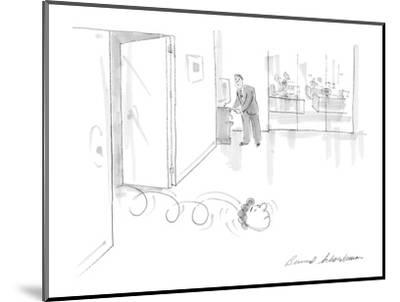 400x302 Man's Head Rolls Out Of Boss's Office Into Hallway