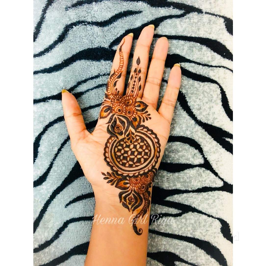 1085x1085 Henna Girl Riya, Pallikunnu