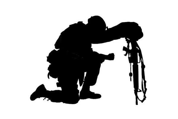 600x400 Silhouette Of A Soldier Kneeling Photograph