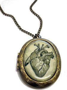 225x300 vintage locket celebrate vintage lockets
