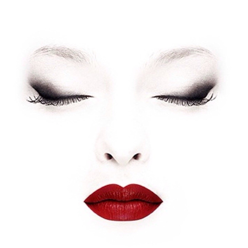 1000x1000 Painted Face With Makeup