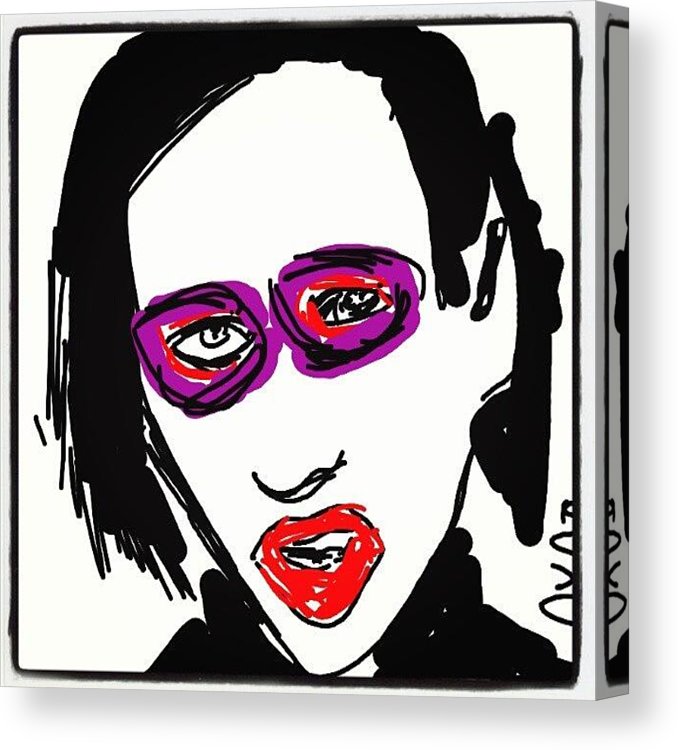 678x750 Marilynmanson