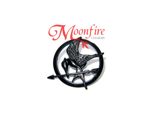 600x450 the hunger games mockingjay part black mockingjay pin
