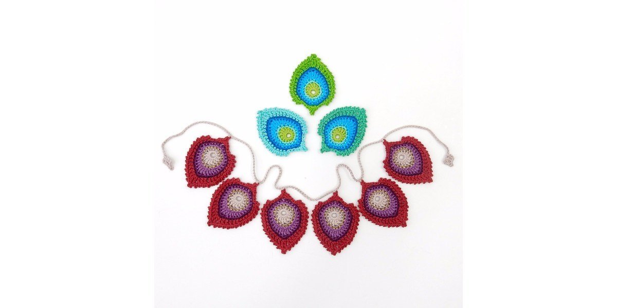 1200x600 Pavo Peacock Feather Made Of Catona Scheepjeswol