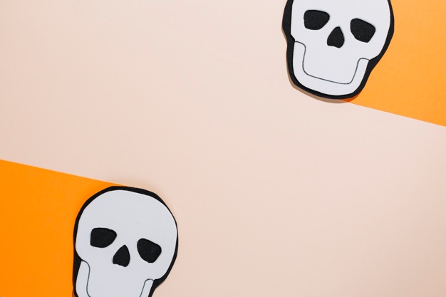 626x417 Handmade Skeleton With Two Sheets Of Paper Photo Free Download