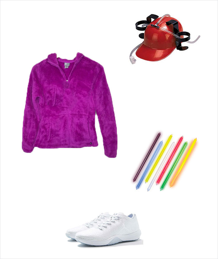 700x832 Bride Asks Guests To Dress Based On Their Weight, Completely Loses