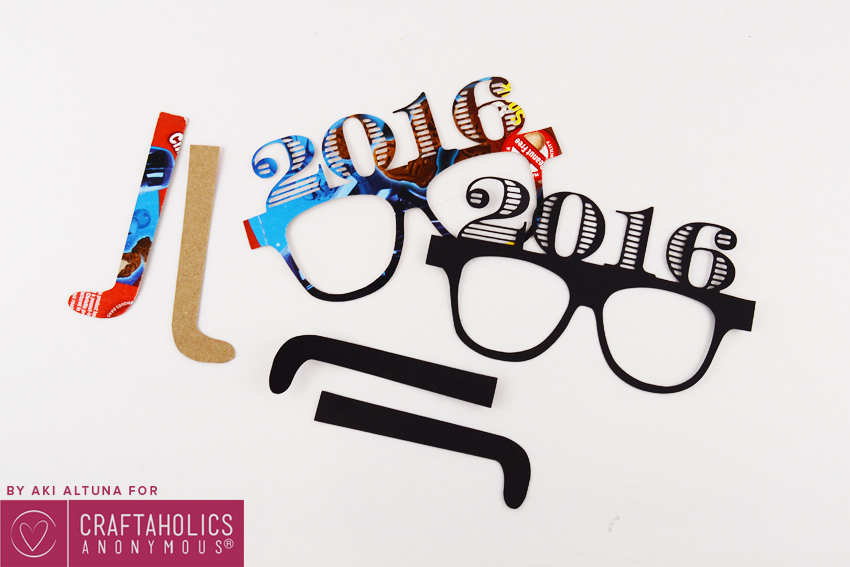 850x567 Craftaholics 2016 New Year's Eve Glasses Prop