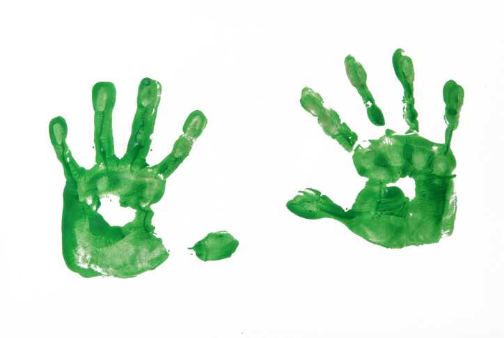 724x485 Child Paint Hand Prints