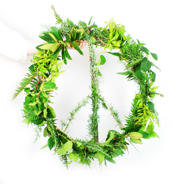 640x644 Alisaburke Peace Wreath
