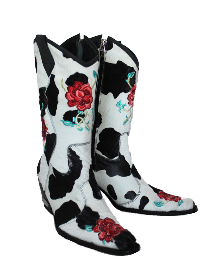 672x902 White Rose Cowboy Boot