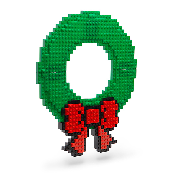 600x600 Build On Brick Holiday Wreath Thinkgeek