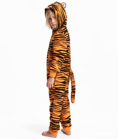 384x449 43 Kids' Halloween Costume Ideas For All Ages