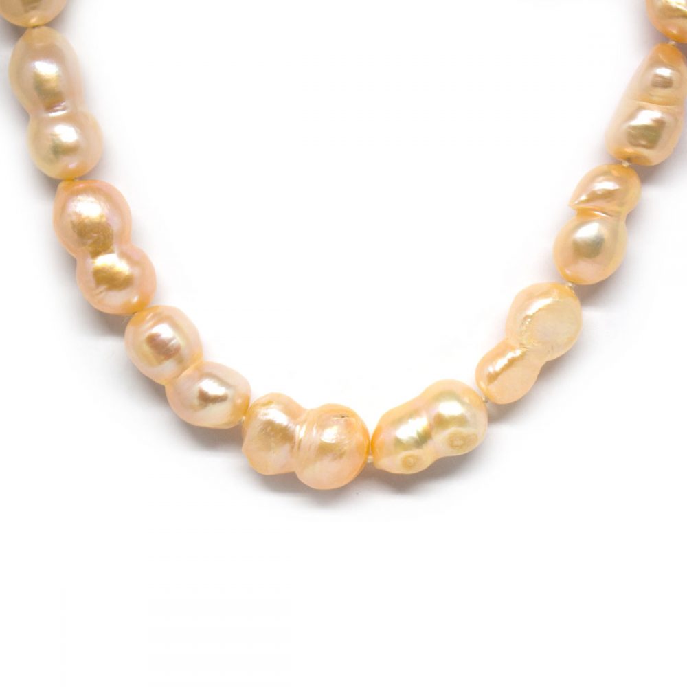 1000x1000 Autumn Statement Pearl Necklace