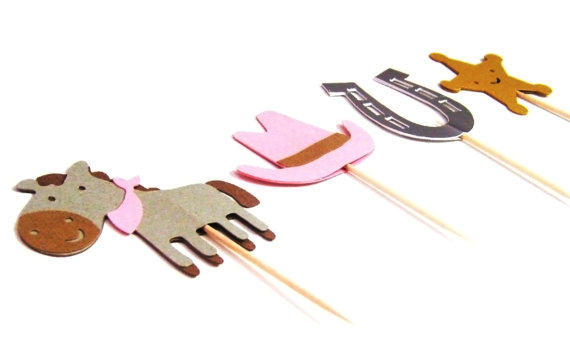 570x356 12 Cowgirl Cupcake Toppers