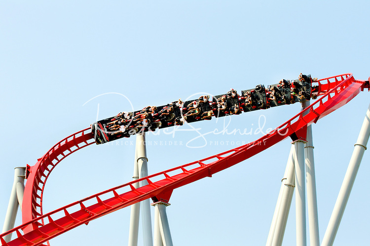 750x500 Summer Theme Park Fun