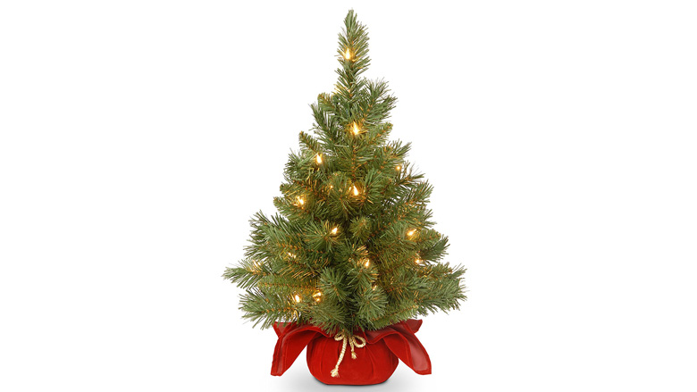 780x439 Top 10 Best Small Artificial Christmas Trees