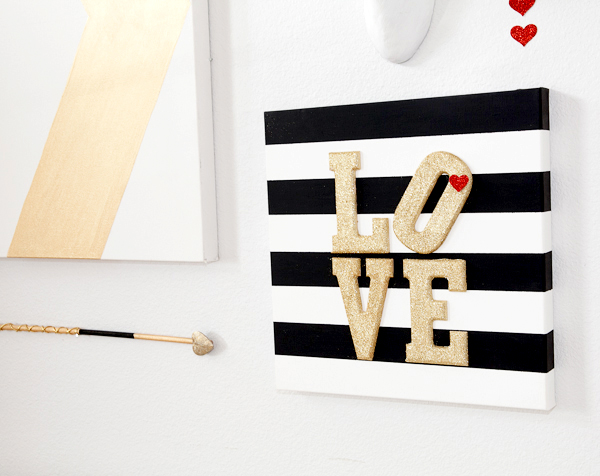 600x476 Valentines Glitter And Stripes Wall Art